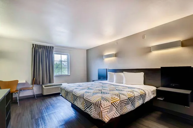 جناح ديلوكس بسرير كينج، Motel6 Mesquite, TX - Balch Springs 3/8