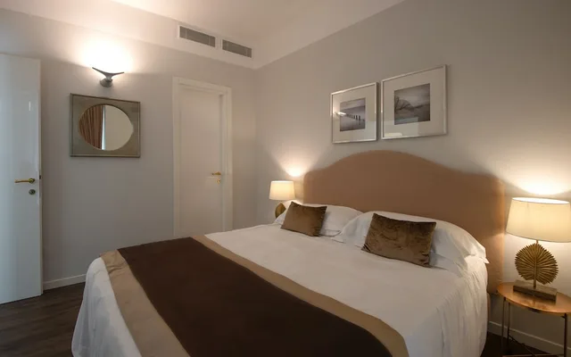 Prestige, Apartment, 2 Queen Beds, Sofa, Residence Charming Apartments 2/10