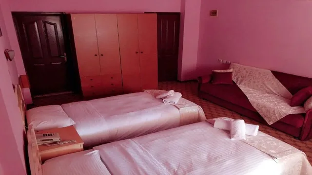 Suite, Multiple Beds, Karyatit 6/10