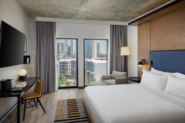 جناح بسرير كينج لذوي الإعاقة، Canopy by Hilton Nashville Downtown The Gulch 3/9