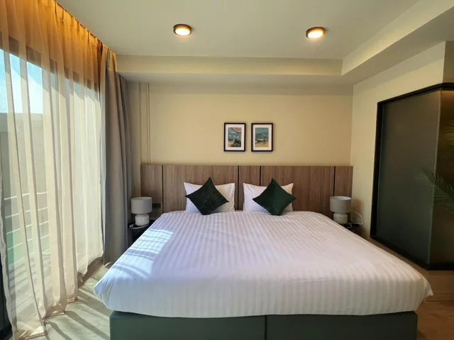 غرفة ديلوكس بسرير مزدوج أو سريرين منفصلين بشرفة، Karon Boutique Phuket 1/8