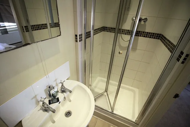 غرفة بسرير مزدوج، The Saracens Head Hotel 7/8