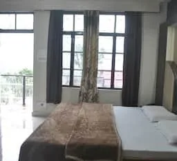 Standard, No Air Condition، Hotel Royal Taj 2/3