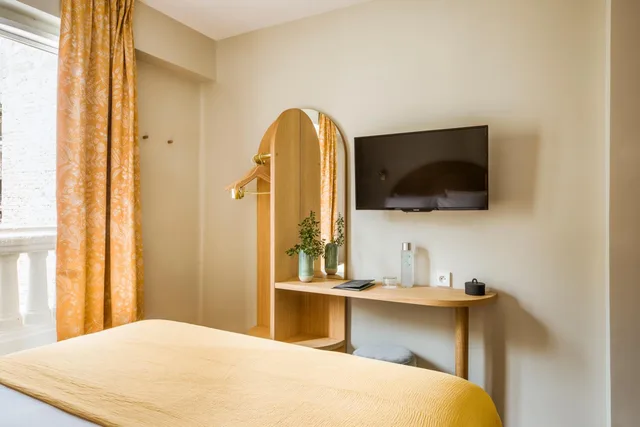 غرفة قياسية بسرير كينج، Hotel Ami - Orso Hotels 4/9