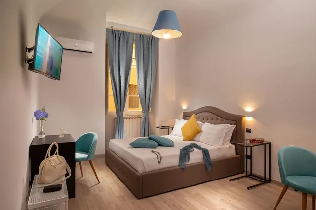 غرفة سوبيريور بسرير كوين، Courtyard Rome Suite 2/4
