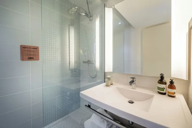 Studio, Queen Bed, Terrace, FirstName Toulouse Residence, part of JdV by Hyatt 3/6