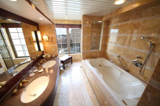 جناح جونيور بجاكوزي، Mito Plaza Hotel 3/4