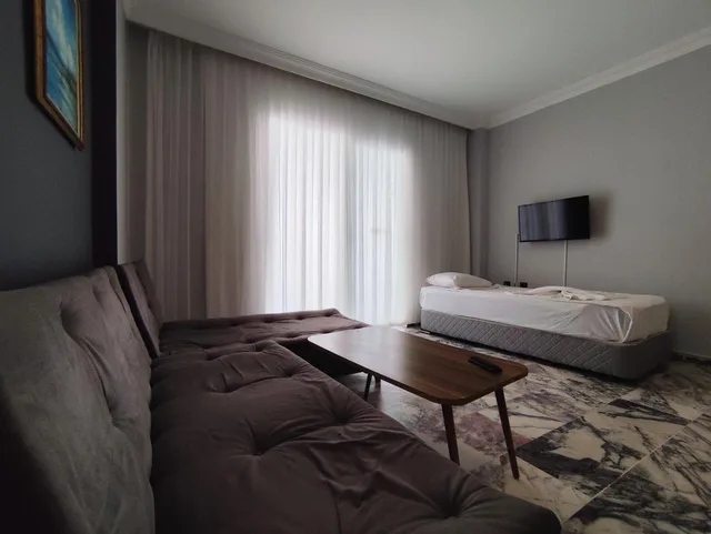 جناح، Sav-ir Suit Otel 9/10