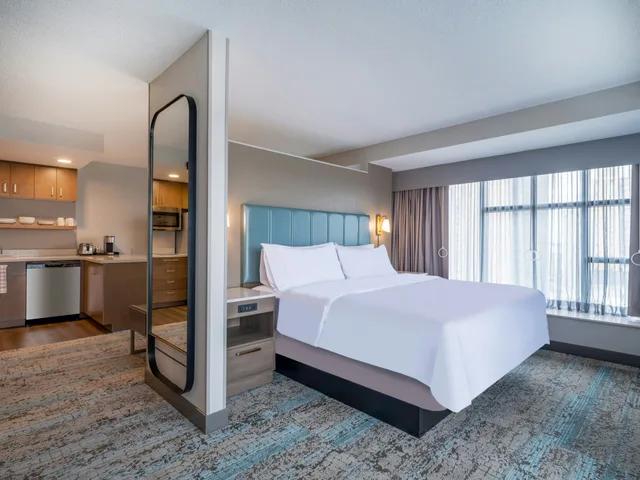 جناح بسرير كينج لذوي الإعاقة، Homewood Suites by Hilton Toledo Downtown 2/4