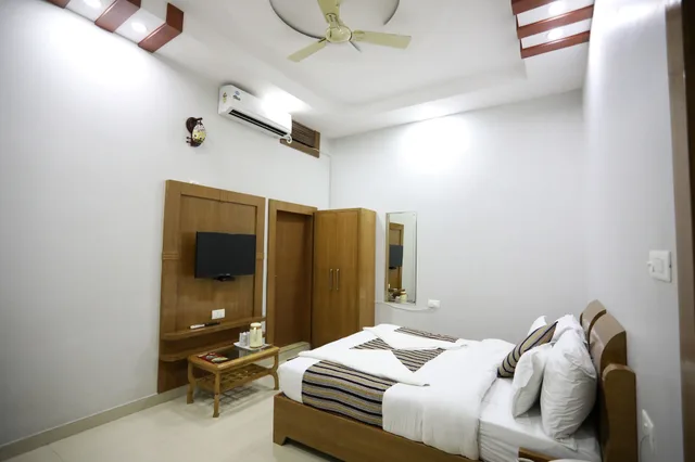 غرفة تنفيذية بسرير مزدوج، HOTEL KRISHNA JI 2/4