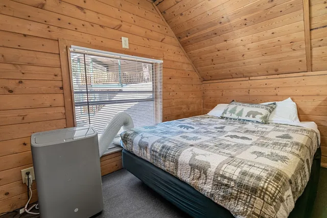 Cabin, 2 Queen Beds, Two Story، Big Bear Lakefront Lodge 1/5