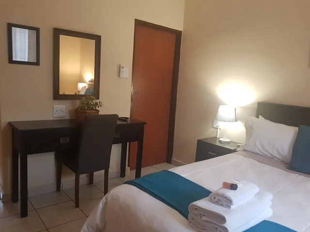 غرفة بسرير مزدوج، Sand River Cottages 1/3