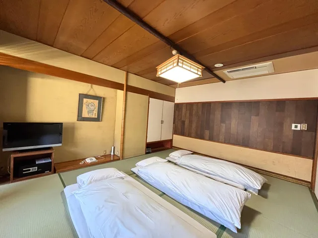 Japanese, No Bathroom، Kameya Rakan 3/10