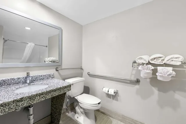 جناح بسرير كوين مع أريكة، Best Western Knoxville Suites - Downtown 3/4
