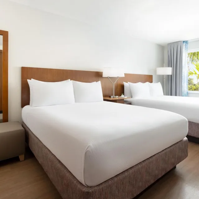 غرفة ديلوكس بسرير كوين بإطلالة على المسبح، Fairfield Inn Suites Key West At the Keys Collection 1/10