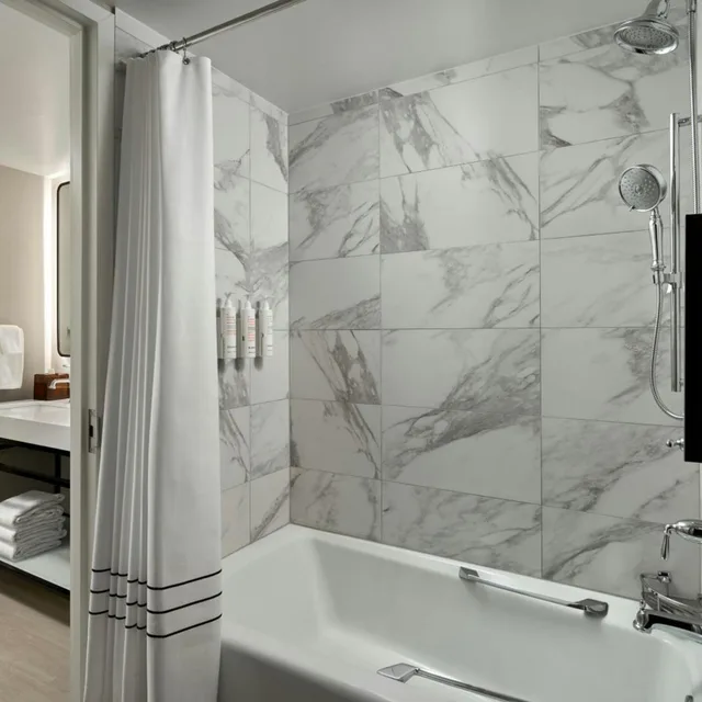 جناح بسرير كينج مع أريكة، Washington Dulles Marriott Suites 9/10