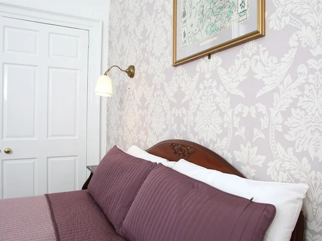 شقة بسرير مزدوج وسرير فردي بغرفة نوم واحدة بحمام خاص، Number 52 Charlotte Street 3/5