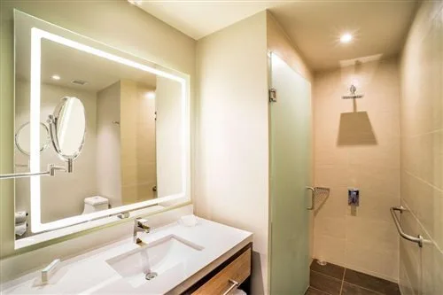 غرفة بسريرين منفصلين، Hilton Garden Inn Bogota Airport 2/2
