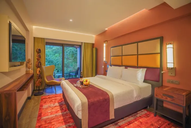 Room, King Bed, Partial Sea View, Balcony, Corner, Sile Gonen Hotel 4/10