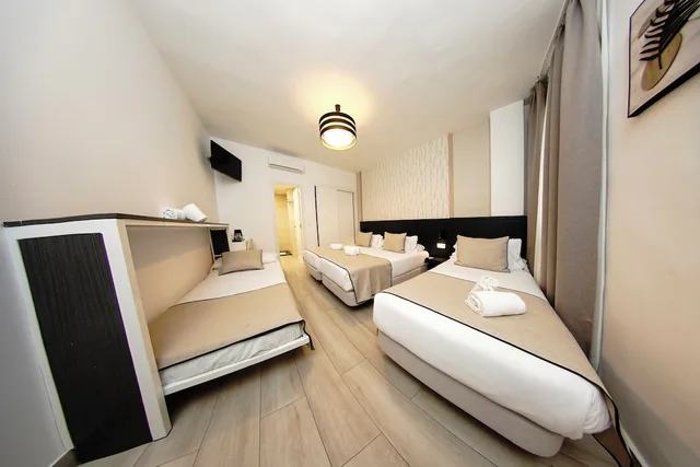 Standard, Quadruple, 4 Beds, Two Extra Beds، Hotel Zen Airport 1/10