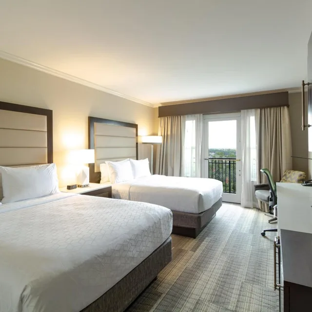 غرفة بسريرين كوين بشرفة، Holiday Inn Express Savannah Historic District 4/9