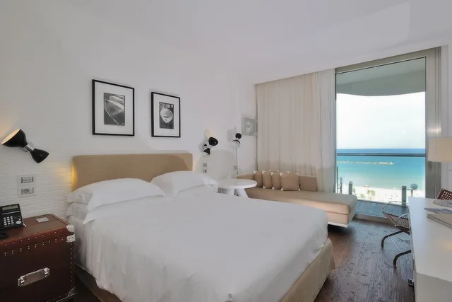 غرفة ديلوكس بسرير كوين بإطلالة على البحر بغرفة نوم واحدة، Excelsior Hotel, Spa & Lido 4/8