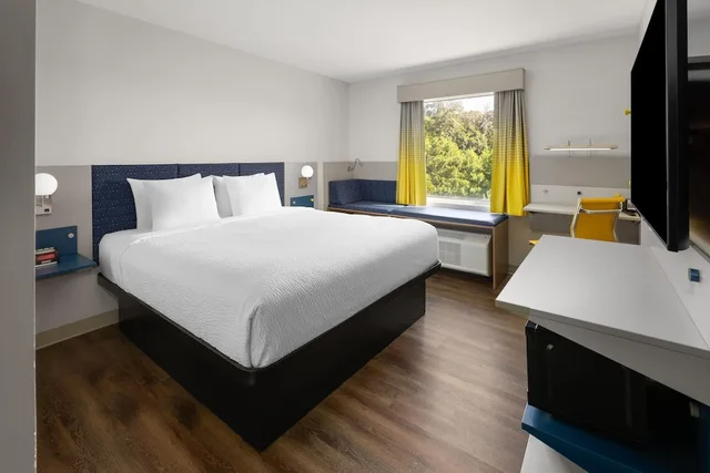 Room, King Bed, Microtel Inn and Suites by Wyndham Rehoboth Beach 3/4