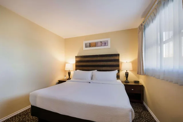 جناح بسرير كينج لذوي الإعاقة، Inn at Port Gardner-Everett Waterfront, an Ascend Collection Hotel 1/2