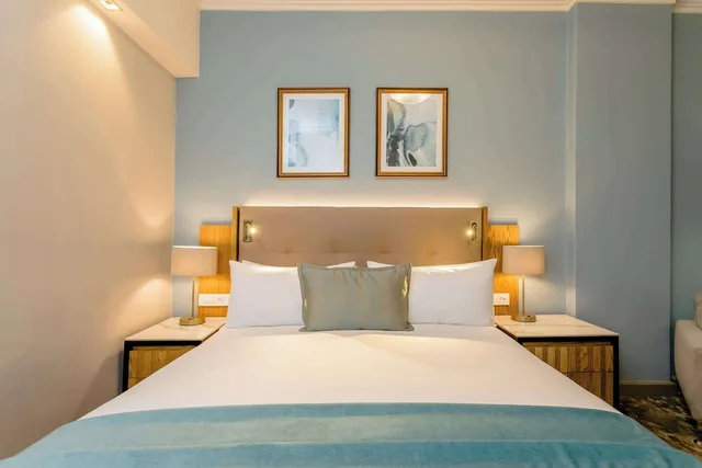 غرفة تنفيذية بسرير كينج، Southern Sun Sandton 1/7