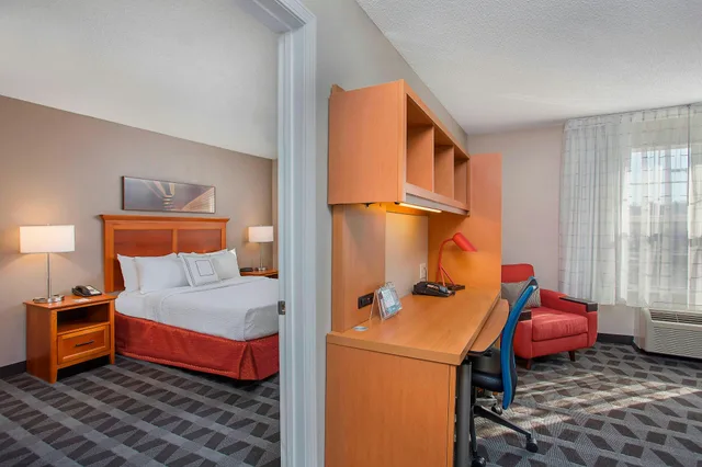 Room, TownePlace Suites by Marriott Knoxville Cedar Bluff 2/4