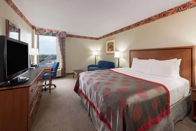 جناح بسرير كينج، DoubleTree by Hilton Laredo 1/3
