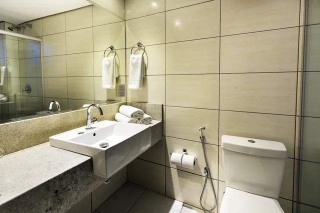 غرفة قياسية بسرير مزدوج، H Hotel 2/2