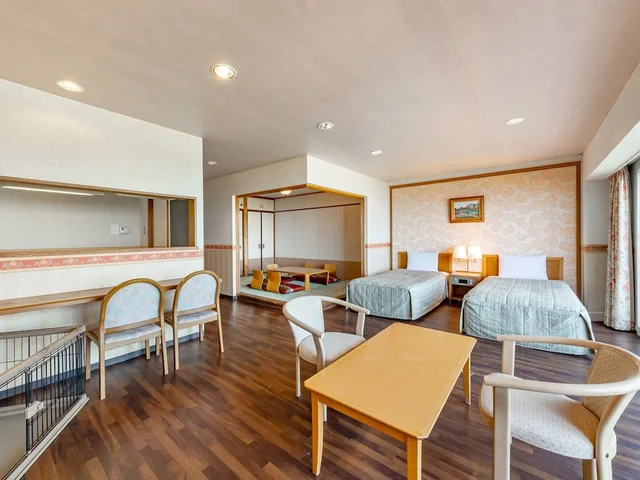 غرفة يابانية غربية ديلوكس يُسمح فيها بالحيوانات الأليفة، Ambient Izukogen Annex Hotel 2/4