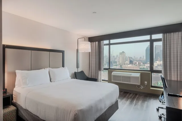 غرفة بريميوم بسرير مزدوج، Holiday Inn Express Long Island City E New York, an IHG Hotel 4/5