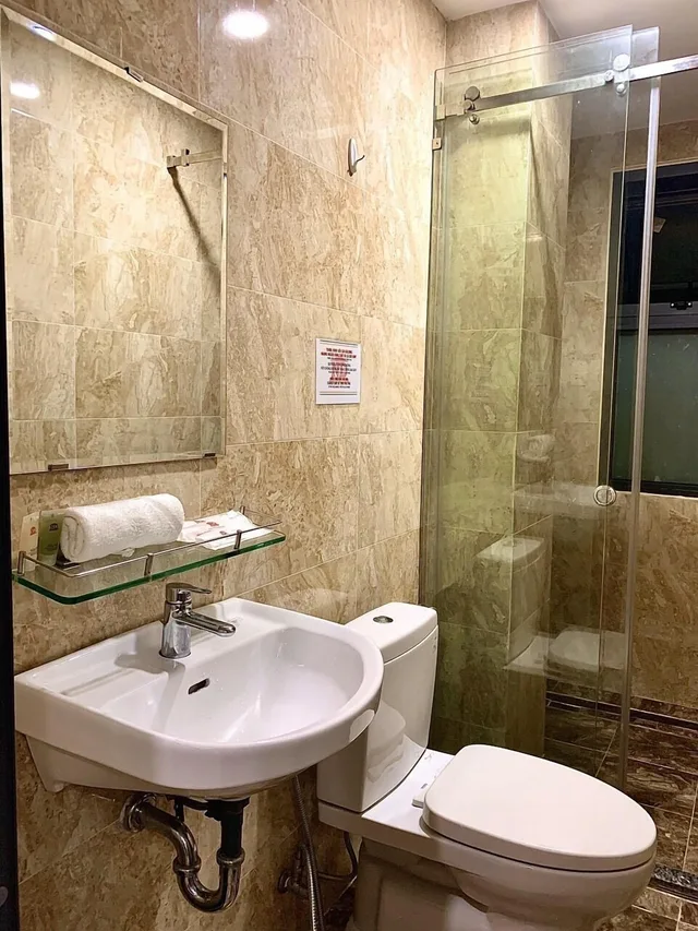 غرفة ديلوكس بسرير كوين، The Lumiere Hotel 4/4