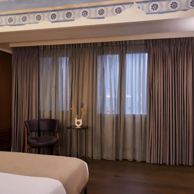 Fresco, King Bed, Outdoor Jetted Tub، Athens 1890 Boutique Hotel & Spa 4/6