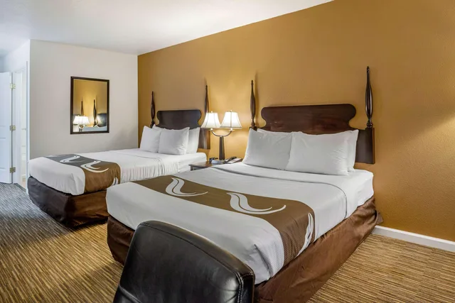 Room, 2 Queen Beds, Quality Inn & Suites Tulare CA 6/7