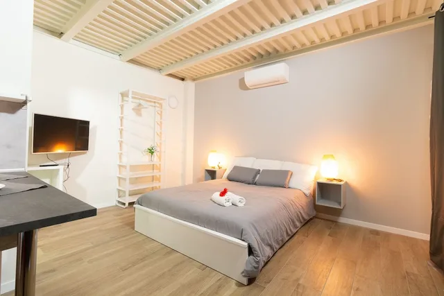 City, Apartment, Double Bed, Ground Floor، Alessia s Building- Affori FN 1/10