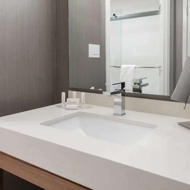 غرفة ديلوكس بسريرين كوين، Courtyard By Marriott Toronto Vaughan 8/8