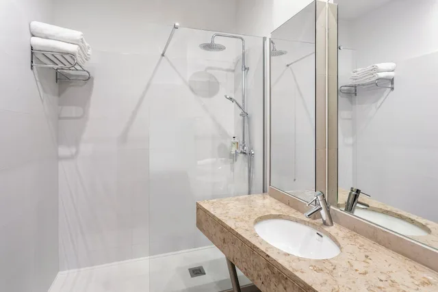 غرفة بريميير بسرير مزدوج، B&B HOTEL Cantanhede Coimbra 3/3