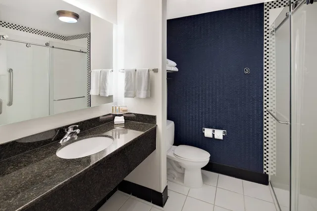 غرفة بسرير كينج لذوي الإعاقة، Fairfield Inn Suites Hobbs 2/2