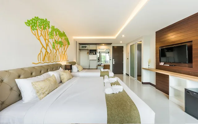 غرفة ديلوكس ثلاثية بسرير مزدوج وسرير فردي بشرفة، River Front Krabi Hotel 2/5