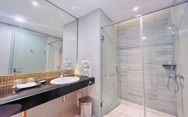Executive, Twin Beds, Leedon Hotel & Suites Surabaya 2/2