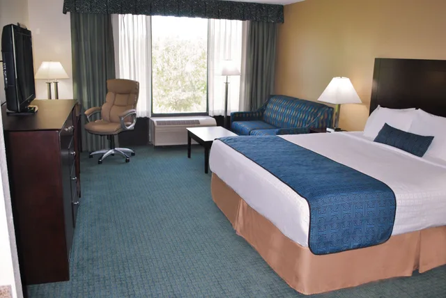 غرفة بسرير كينج لذوي الإعاقة، Wyndham Garden Williamsburg Busch Gardens Area 5/10
