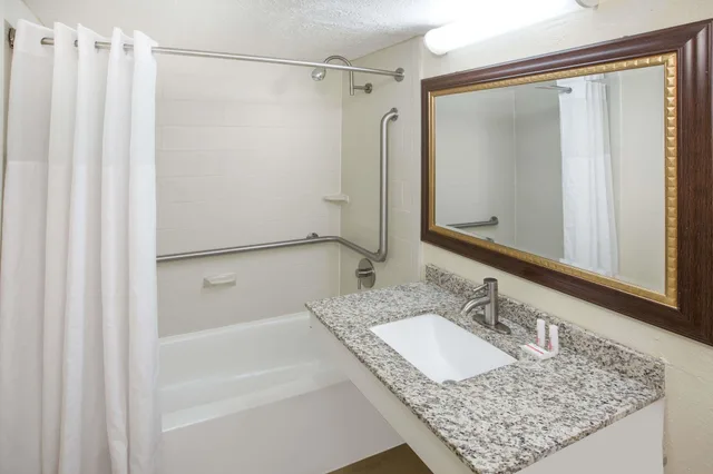 غرفة بسرير كينج لذوي الإعاقة، Days Inn By Wyndham Little Rock/Medical Center 4/4