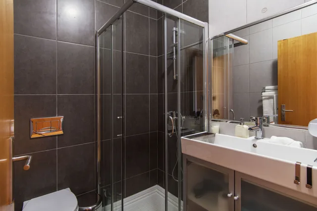 شقة بسرير مزدوج بشرفة بغرفة نوم واحدة مع أريكة، Oporto Invite City Center São Lazaro 1/1