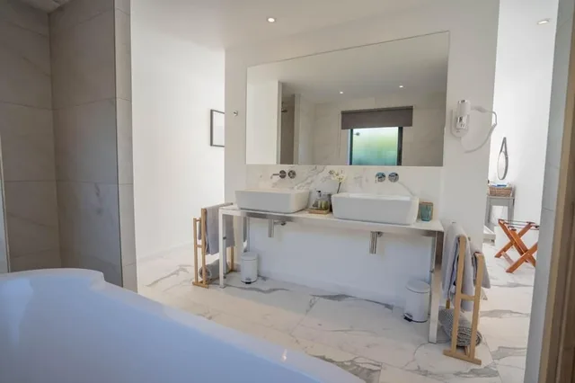 غرفة بريستيج بسرير كينج، Hotel Le Mandala 8/9