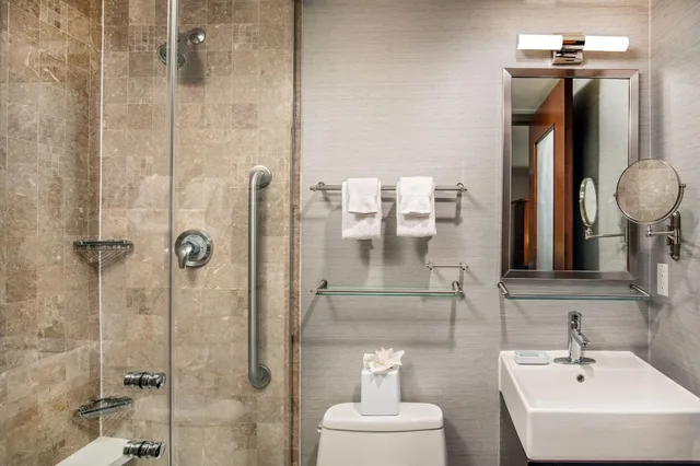 غرفة ديلوكس بسرير مزدوج بإطلالة، Fairfield Inn and Suites New York Manhattan Times Square 2/3