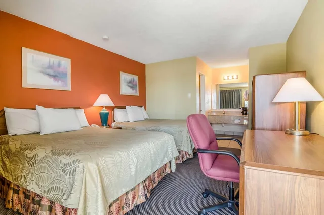 غرفة بسريرين مزدوجين، Executive Inn Dodge City, KS (ex Rodeway Inn) 1/3
