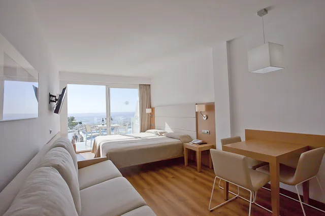 استوديو سوبيريور مفرد بإطلالة على البحر بشرفة، Ponent Mar Aparthotel 6/6